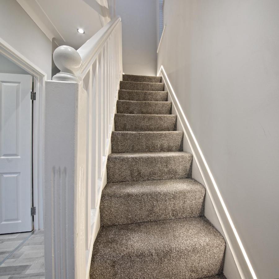 Beautiful Cozy Home With Free Parking Manchester Eksteriør billede