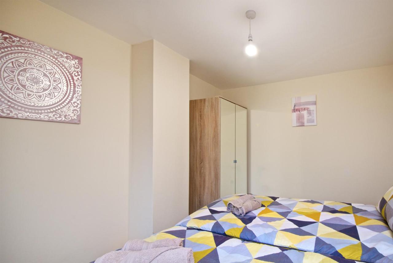 Beautiful Cozy Home With Free Parking Manchester Eksteriør billede